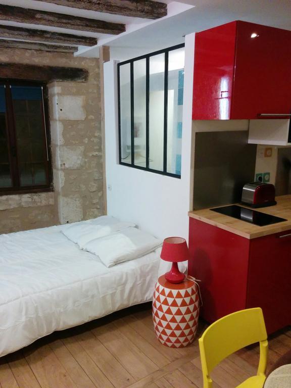 Tour Duguesclin Apartment Chauvigny Bagian luar foto